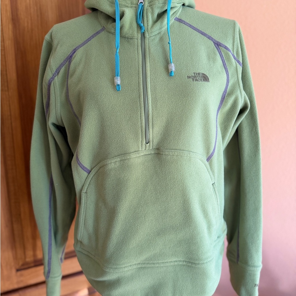 The North Face women’s Light Green Fleece Hoodie